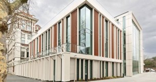 The London Academy Of Higher Education logo