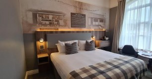 Blarney Woollen Mills Hotel logo