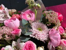 The Bay Tree Florists logo