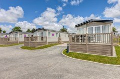 Summer Lodge Holiday Park logo