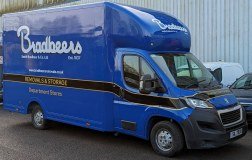 Bradbeers Removals logo
